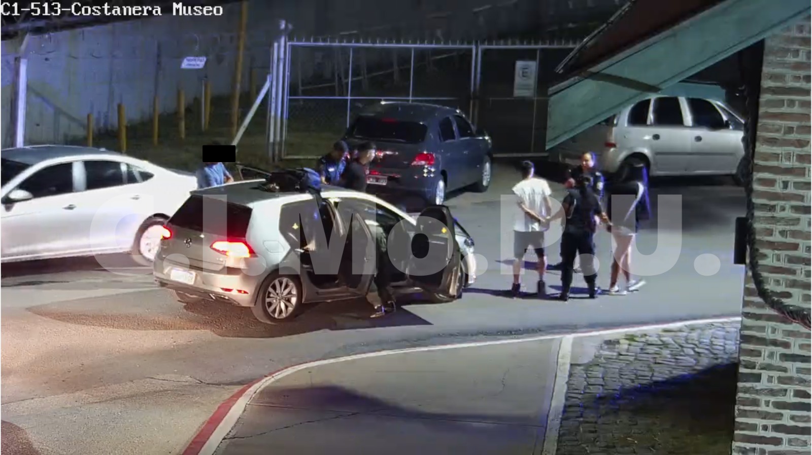 ¡Atrapado por las cámaras! Detectan un auto robado en pleno centro