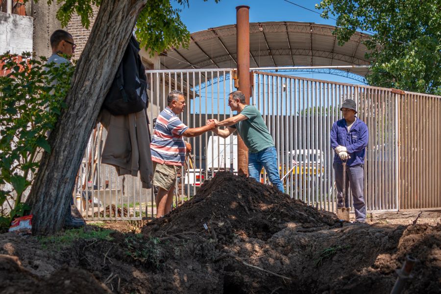 El plan de cloacas llegó a Las Acacias y suma beneficios para los vecinos