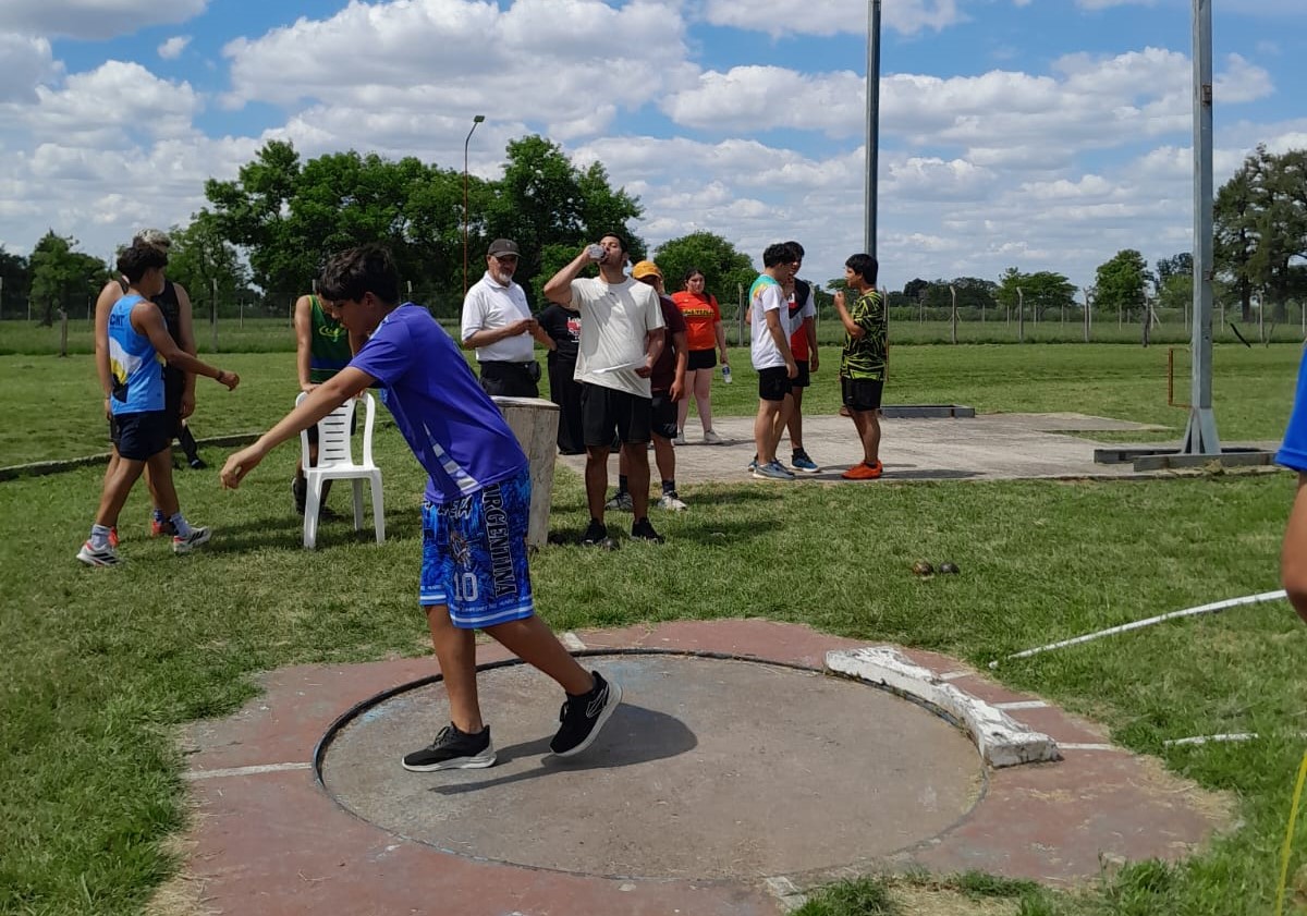 La escuela de atletismo Las Praderas deja su marca en el 4° Torneo Regional