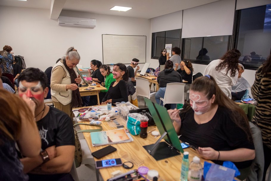 Capacitación en artes escenotécnicas: inscripciones abiertas, dos años de formación para teatro y televisión