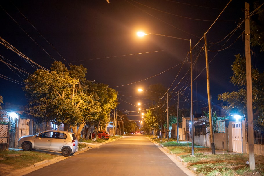Mejoras en el barrio Lubo: Se completó el encendido de nuevas luces LED