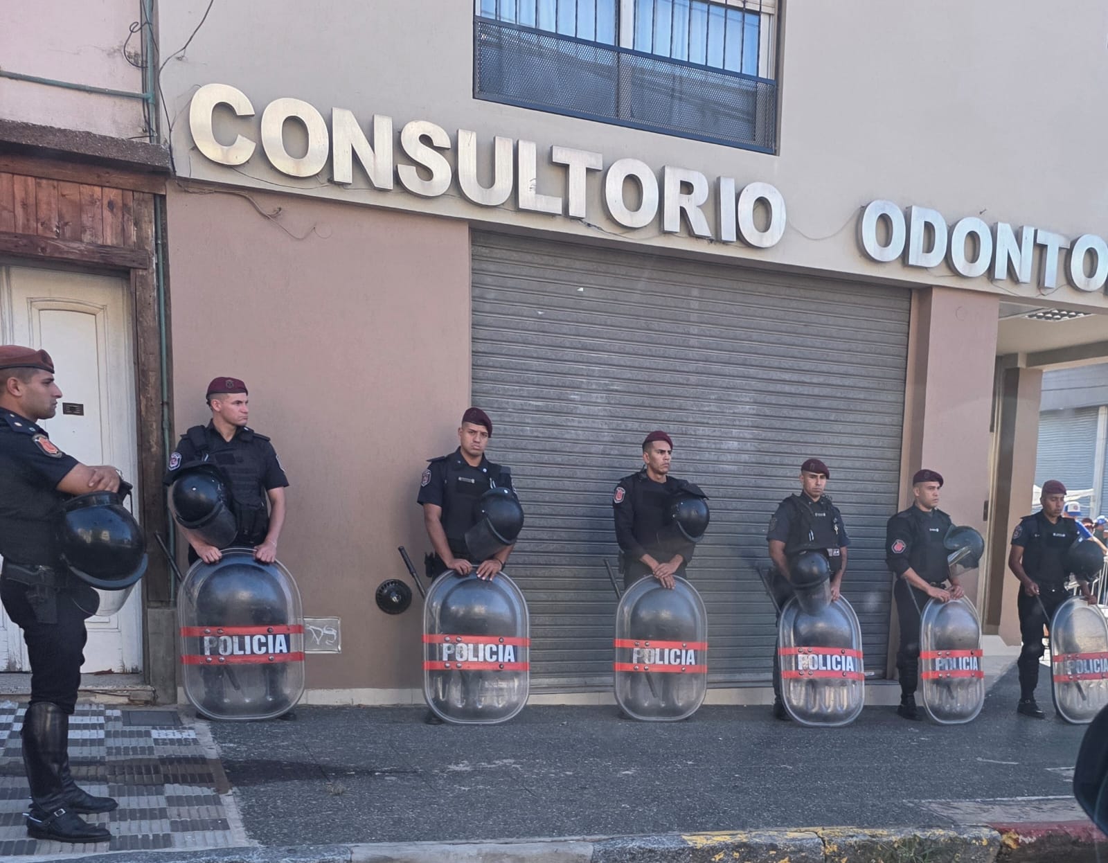 Lagar denunció el operativo policial para cuidar a Furlán: 