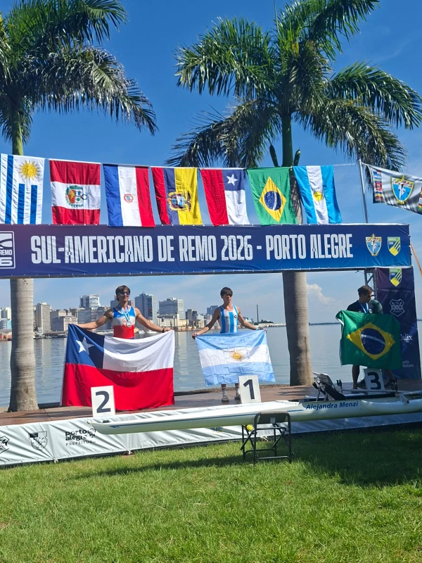 Ignacio Bazán ganó la medalla de oro en el Sudamericano de Remo para el Campana Boat Club