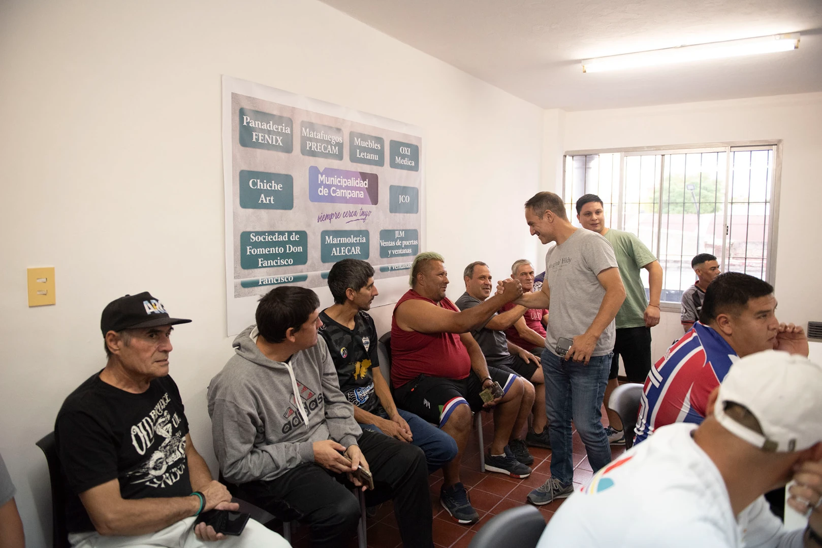 Abella recorrió la nueva sede de la Liga Campanense y recibió el agradecimiento de los clubes