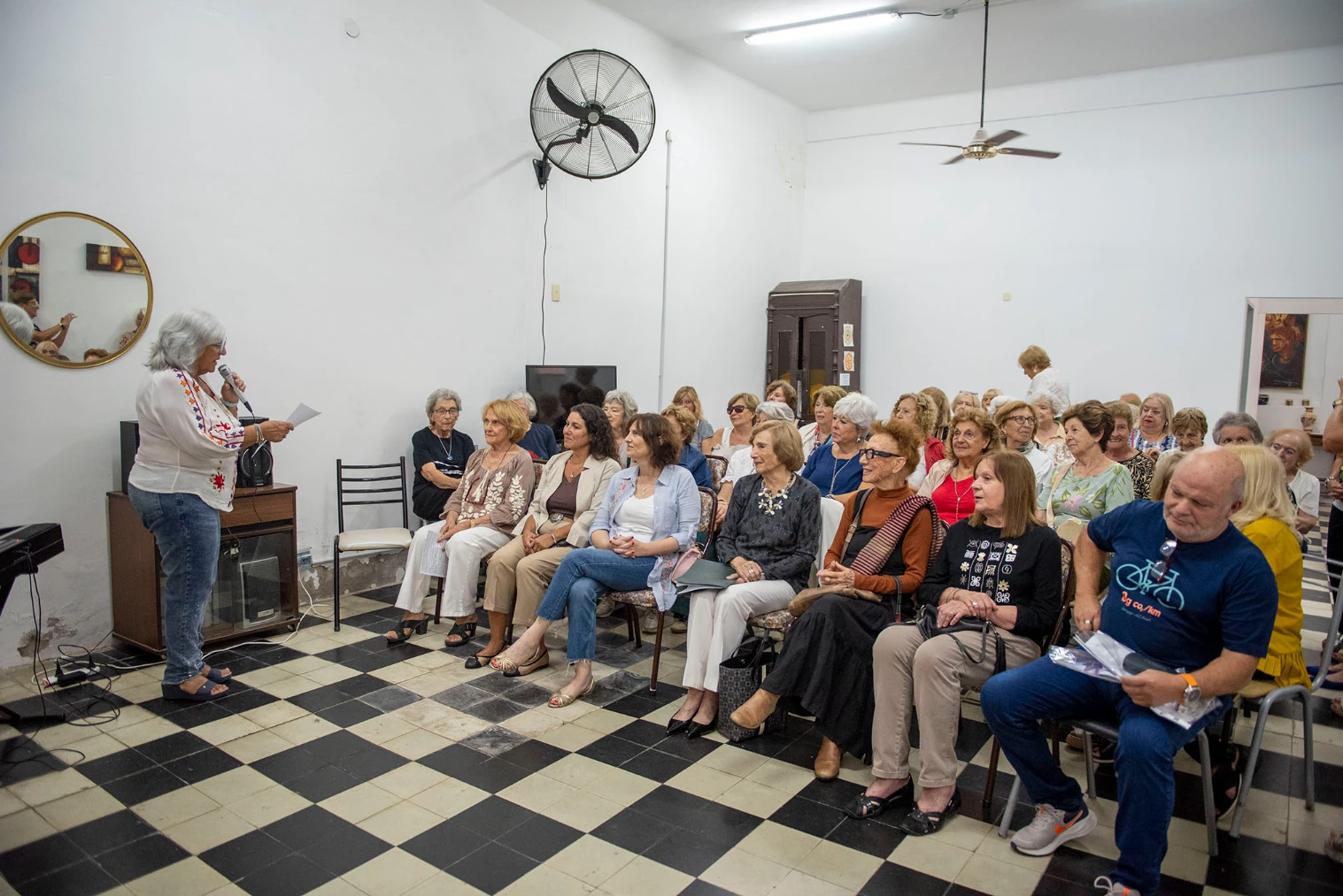Homenaje a mujeres de la ciudad organizado por Docentes Jubilados en el Mes de la Mujer