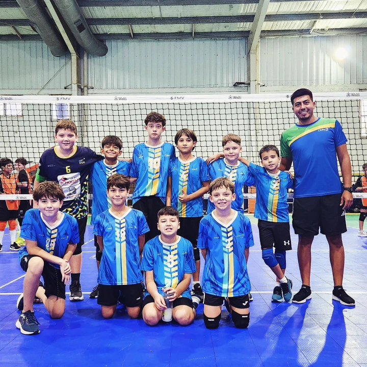 Tras el ascenso, los Juveniles del Tricolor volvieron a la elite del Vóley Masculino