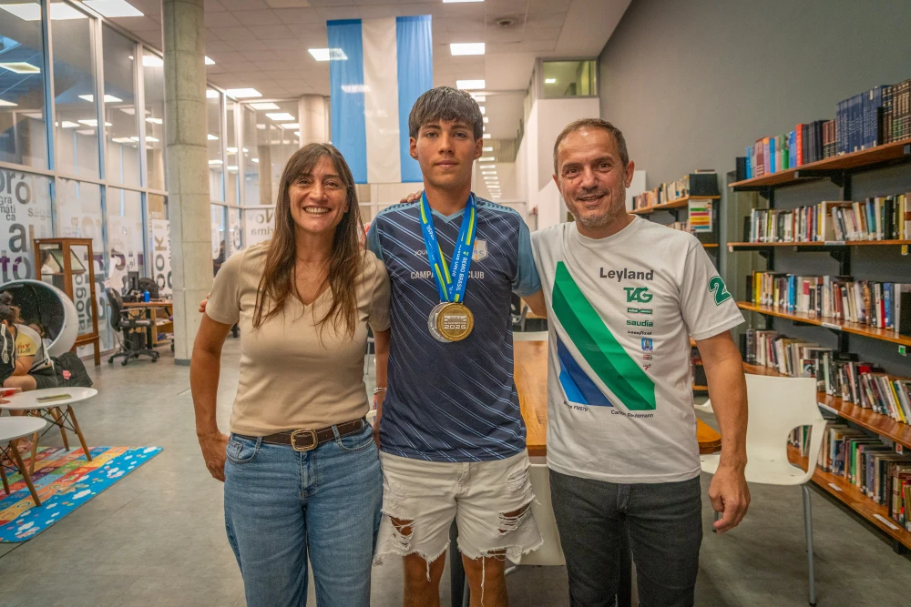 Ignacio Bazán, orgullo del CBC y campeón sudamericano: el reconocimiento del intendente Abella