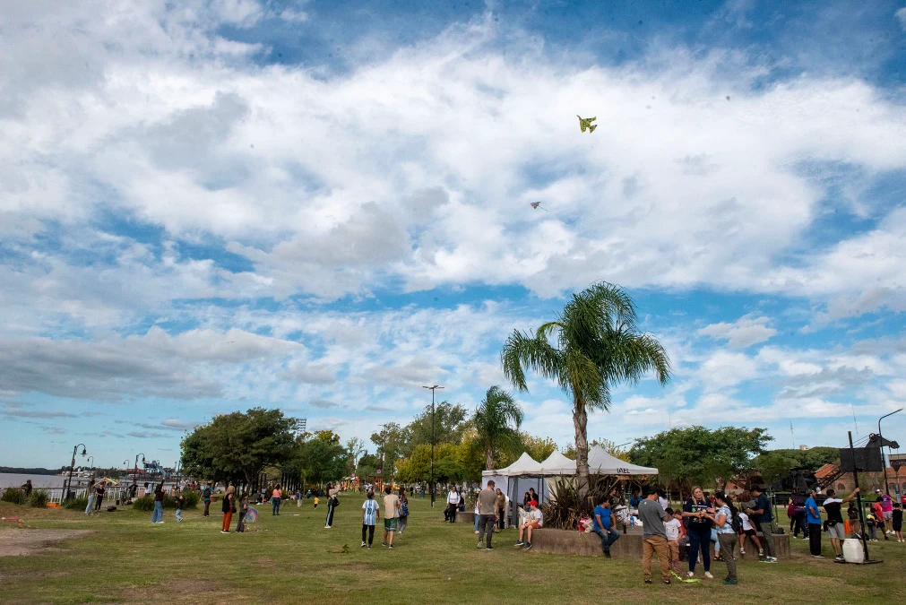 Barrileteada en la Costanera: Campana se unió para concientizar sobre el autismo