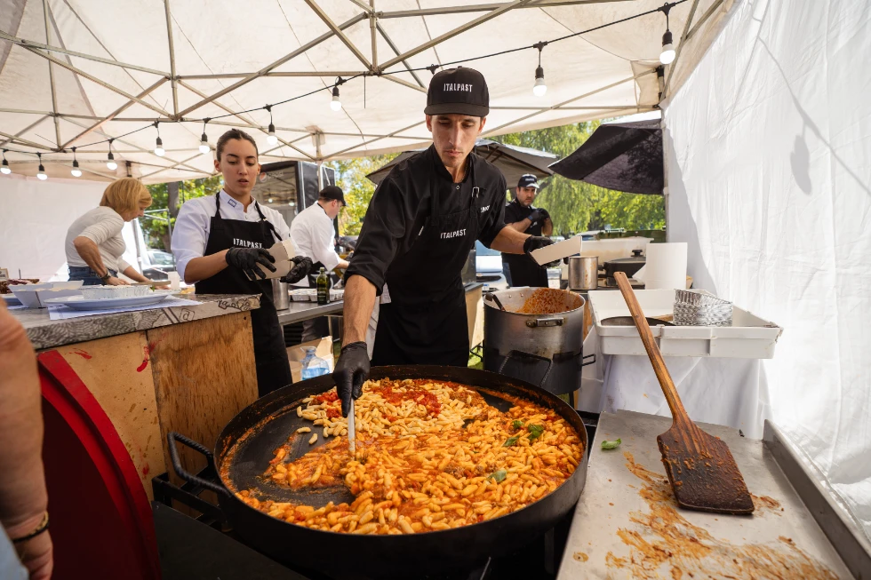 Vivamos Sabores: Una multitud disfrutó de la gastronomía local frente al río