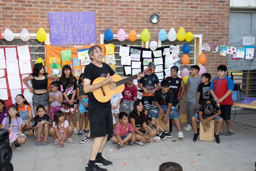 Chicos de San Luciano y San Cayetano celebraron el cierre de talleres