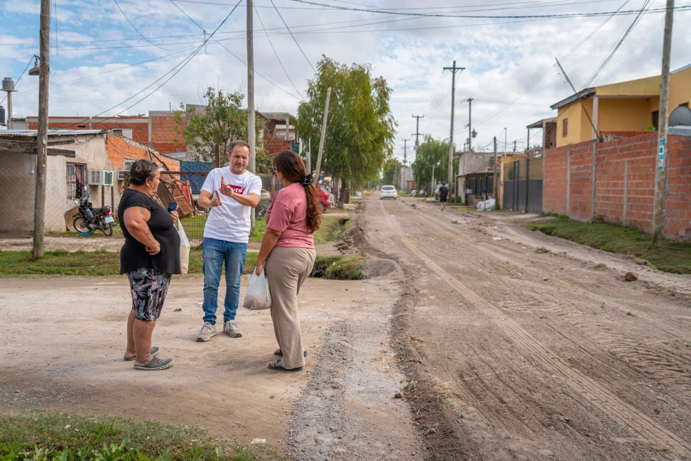 San Cayetano: Tras el asfalto y las luces LED, el Municipio sigue mejorando el drenaje del agua