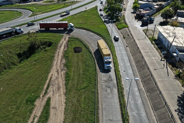 Abella anunció el inicio de las obras en el rulo de Ruta 6 que conecta con Rosario