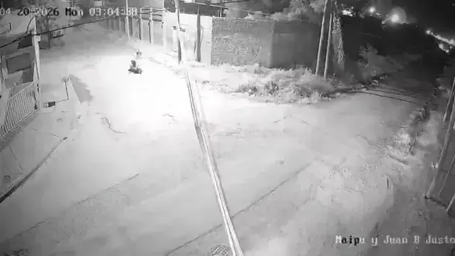 Villa Massoni: Delincuentes sustrajeron una moto pero fueron detectados por el COZ