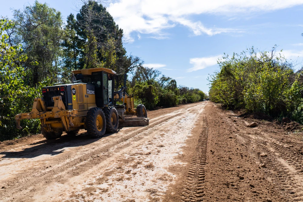 Mejoras en Otamendi: El Municipio reacondiciona el Camino Islas Malvinas hacia el sector insular