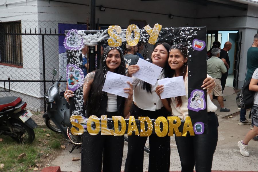 El Municipio y el CFL N° 401 entregaron diplomas a los primeros egresados del convenio